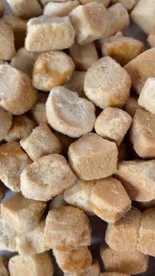 Encuentra nuestros bizcochos tradicionales de 425gr en la sección Panadería de @supermaxiecuador y @megamaxiec 🧺💜

.
.
#LaCanasta #antojo #cafe #bebida #Té #Hojaldre #Masa #Sabordehogar #Pastry #Tradición #Cocina #CompraLocal #Dulce #masadehojaldre #postrescaseros #bizcochos #orejitas #pasteleria #bocadosdesal #cocina #pastrychef #ilovebaking #MedioAmbiente #calidad #puffpastry